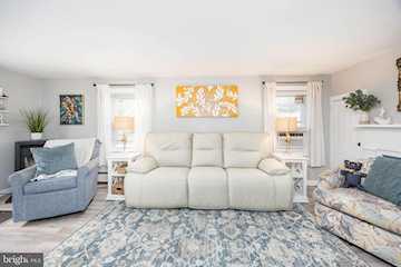  Real Estate for Sale - 300-B W Federal St in Snow Hill Photo 4