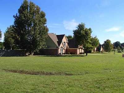 2496 Wood Hill Horn Lake, MS 38637