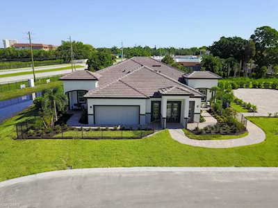1123 S Town And River Dr Fort Myers, FL 33919