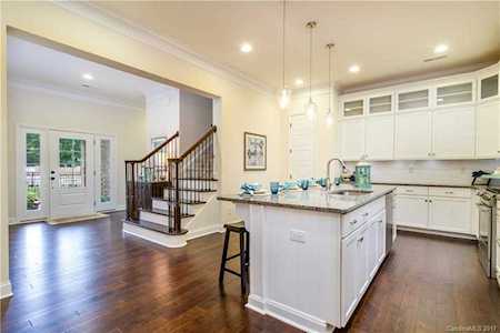 3368 Northampton Dr Charlotte, NC 28210