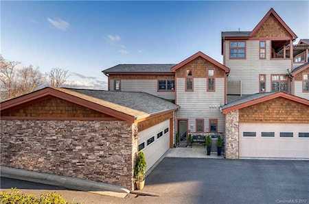 4 Chimney Crest Dr Asheville, NC 28806
