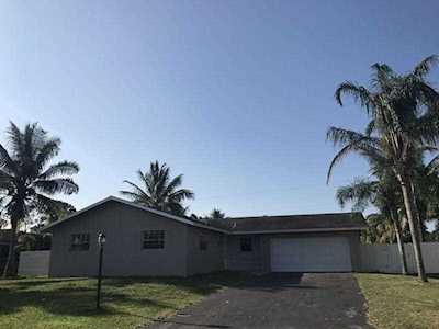 121 W Palm Avenue Lake Worth, FL 33467