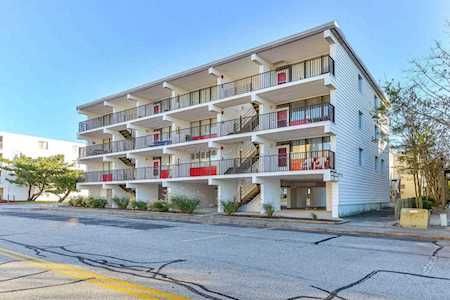 11 124th St #104 Ocean City, MD 21842