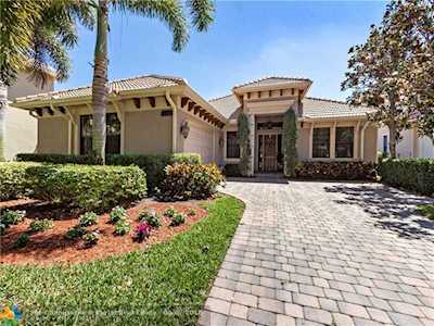 15525 Glencrest Avenue Delray Beach, FL 33446