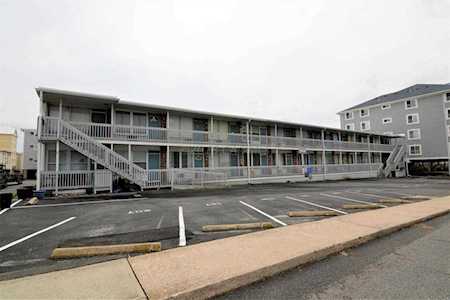7 45th St #208 Ocean City, MD 21842