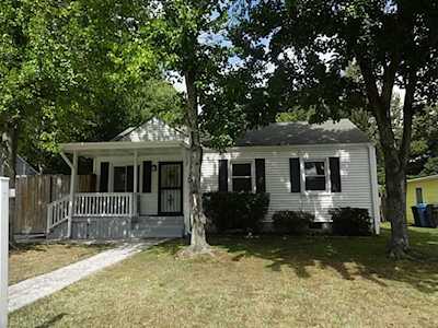 813 9th St Virginia Beach, VA 23451