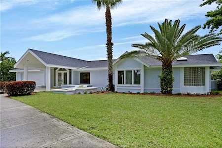 319 Belle Isle Avenue Belleair Beach, FL 33786