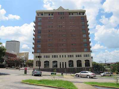 215 W College Avenue Tallahassee, FL 32301