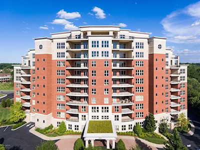 6600 Seminary Woods Pl #806 Louisville, KY 40241