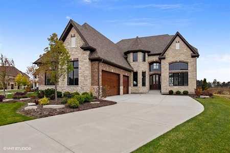 3315 Club Ct Naperville, IL 60564