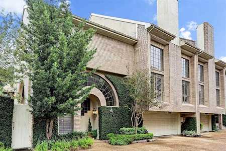1425 Nantucket Dr Houston, TX 77057