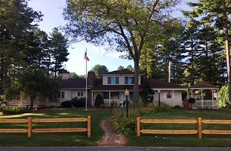 12 Ernest St Webster, MA 01570