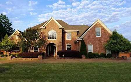 1042 Summer Springs Rd Collierville, TN 38017
