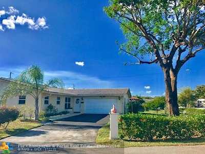 4320 NW 79th Ter Coral Springs, FL 33065