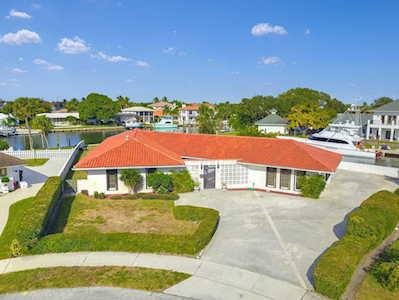 643 Pilot Road North Palm Beach, FL 33408