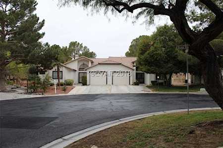 5421 Broadwater Ln Las Vegas, NV 89130
