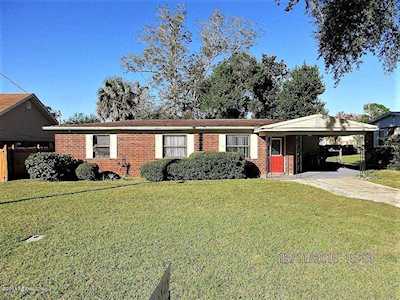 5751 Lake Lucina Dr Jacksonville, FL 32211