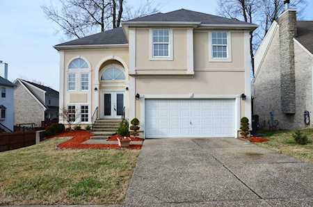 8703 Chelmer Ln Louisville, KY 40220