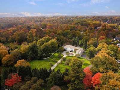 6 Stoneleigh Manor Ln Harrison, NY 10577