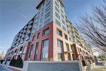 46 9 Street NE #803 Calgary, AB T2E 7Y1