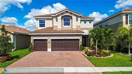 11524 Mantova Bay Cir Boynton Beach, FL 33473