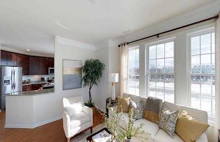 459 River Rd (Unit 1201) #201 Andover, MA 01810