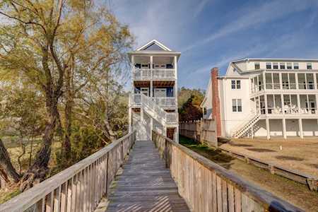 318 Friendly Lane Wilmington, NC 28409