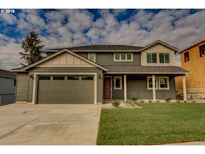 308 E Spruce Ave La Center, WA 98629