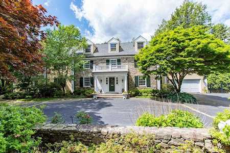 62 Woodcliff Rd Wellesley, MA 02481