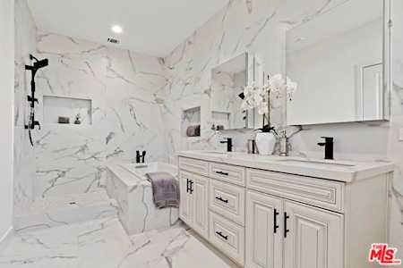 5019 Maplewood Avenue #103 Los Angeles, CA 90004
