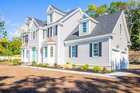 51 Jewell Crossing Mendon, MA 01756