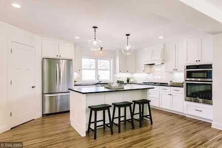5257 Drew Avenue S Minneapolis, MN 55410