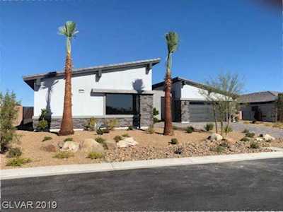 8478 Wolf Mountain Ct Las Vegas, NV 89129