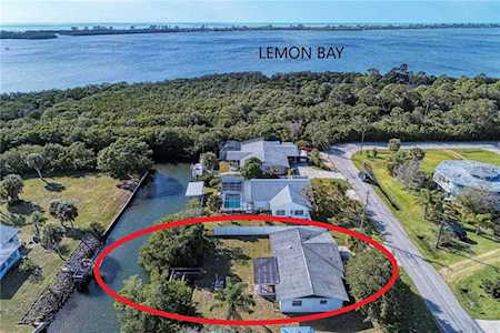 945 Stewart Street Englewood, FL 34223