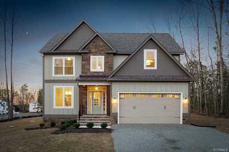 9141 Shewsbury Dr New Kent, VA 23124