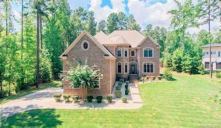 4252 River Oaks Rd Lake Wylie, SC 29710