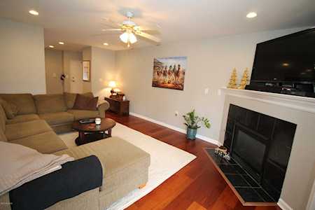 9316 Pine Lake Dr #101 Louisville, KY 40220
