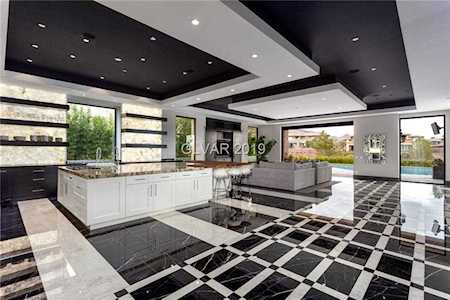 82 Meadowhawk Ln Las Vegas, NV 89135