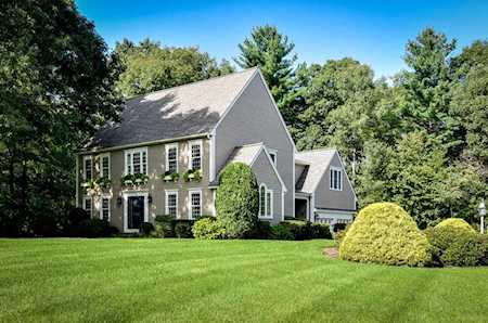 13 Edge Hill Rd Hopkinton, MA 01748