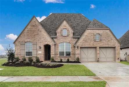 1024 Knoll Street Little Elm, TX 76227
