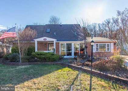 12901 Point Pleasant Dr Fairfax, VA 22033