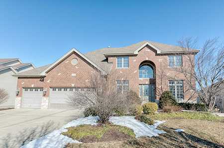 406 Deerfield Dr Oswego, IL 60543