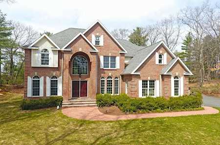 20 Hearthstone Drive Medfield, MA 02052