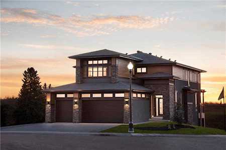 496 Discovery Place SW Calgary, AB T3H 4N7