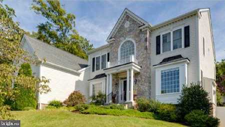 9407 Brambly Ln Alexandria, VA 22309