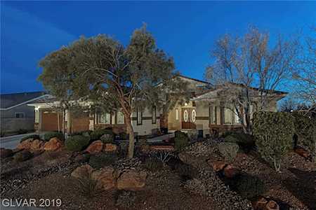 8445 Cedar Mill Falls Ct Las Vegas, NV 89143