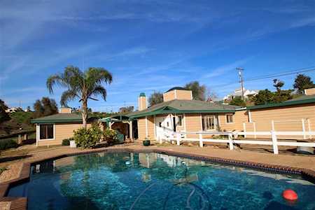31037 Via Puerta Del Sol Bonsall, CA 92003