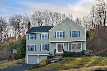 4 Seton Drive Shrewsbury, MA 01545
