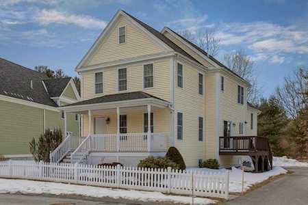 27 Mcintosh Dr #27 Stow, MA 01775