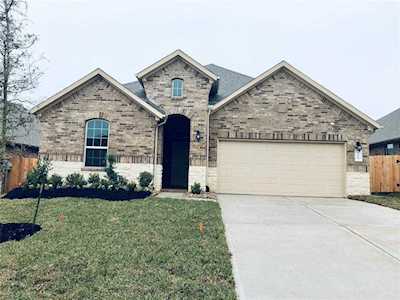 6313 Scarlet Mallow Lane Conroe, TX 77304